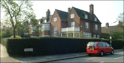 059 Hampstead Way